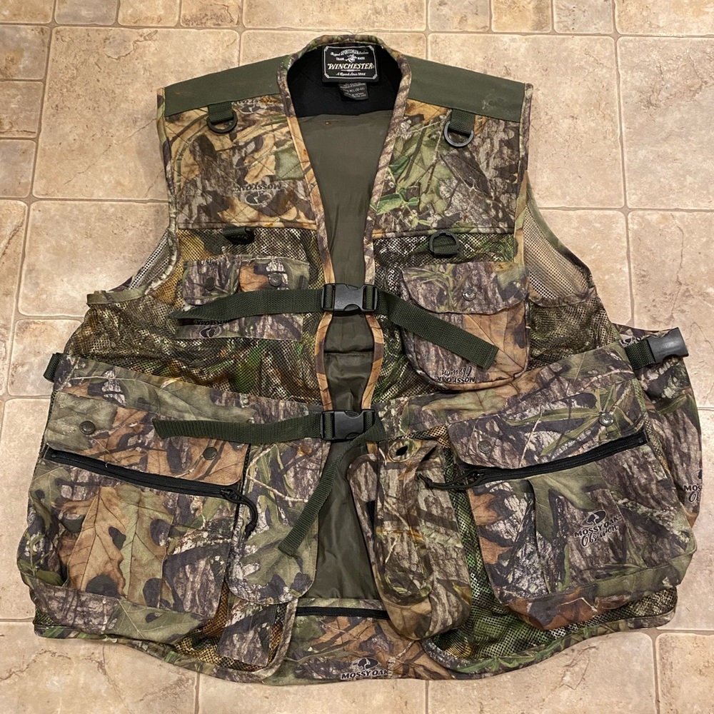 Winchester Mossy Oak Obsession Camo Hunting Vest With Padded Seat Cushion Sz M-L